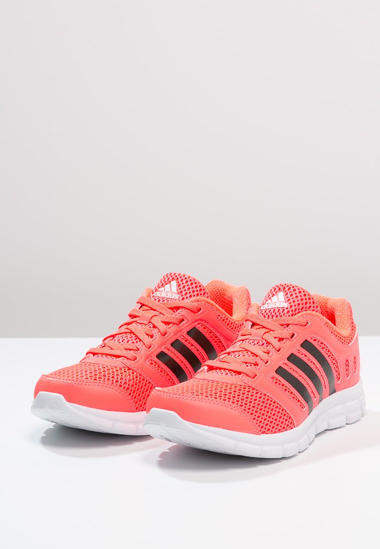 Chaussures-de-running-avec-amorti-adidas flatcast tema