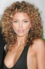 Cheveux-frises-a-la-forme