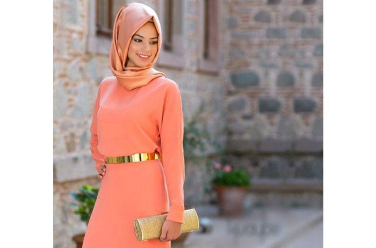 Comment-choisir-le-hijab-correcte-pour-une-robe-maxi