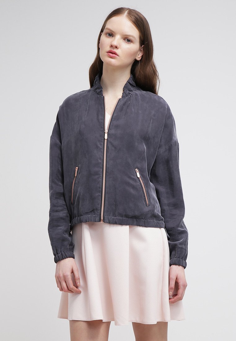 Vestes-de-survetement-femme