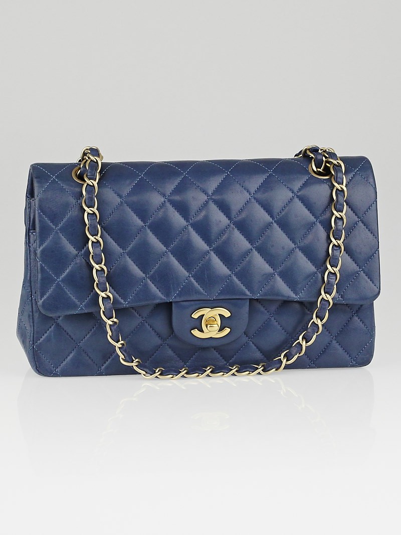 Chanel-matelasse-en-cuir-sac-a-rabat