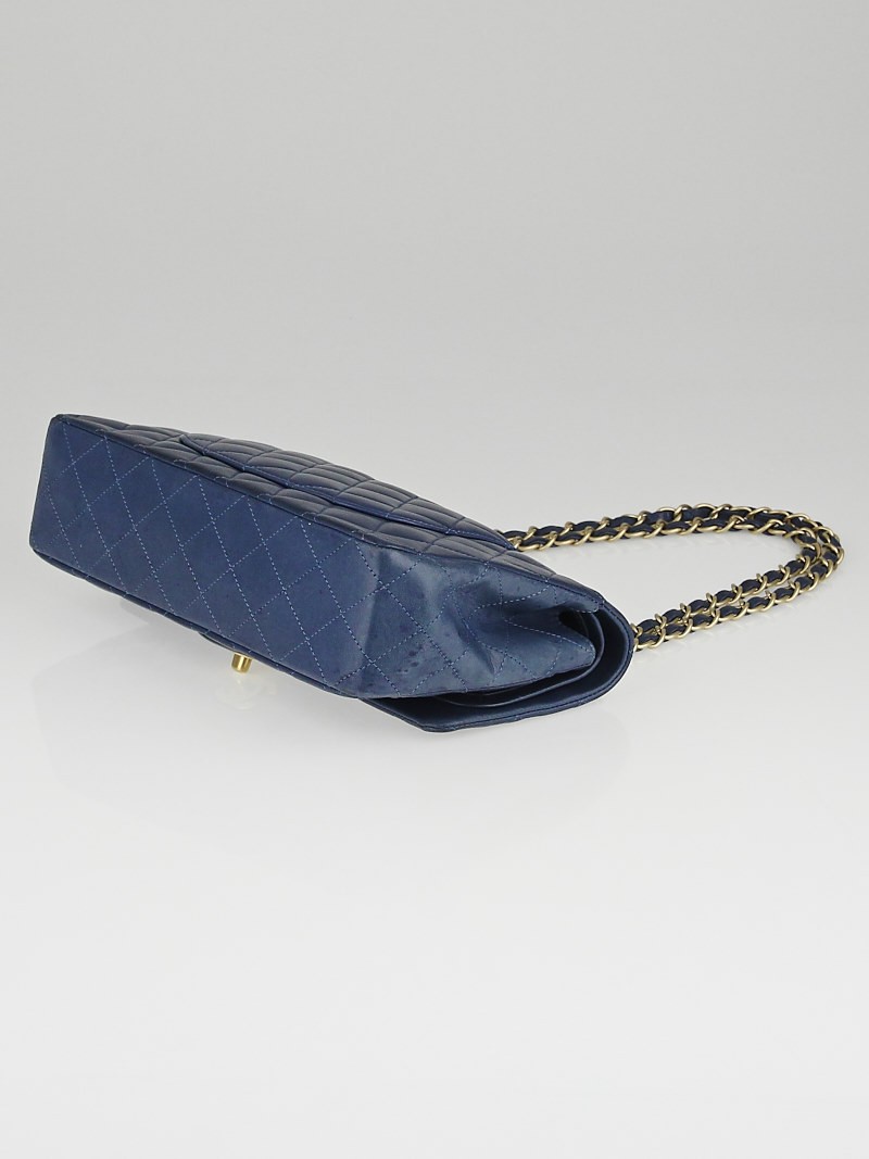 Chanel-matelasse-en-cuir-sac-a-rabat
