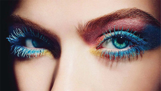 Tendance-maquillage-ete-le-mascara-colore