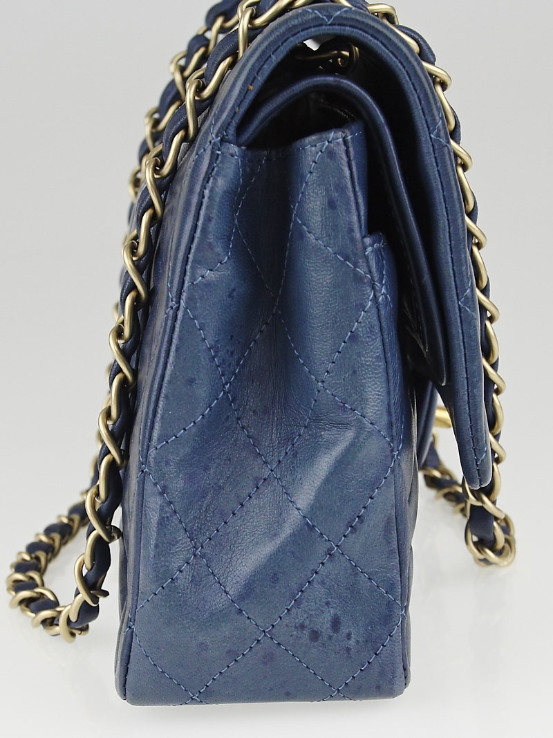 Chanel-matelasse-en-cuir-sac-a-rabat