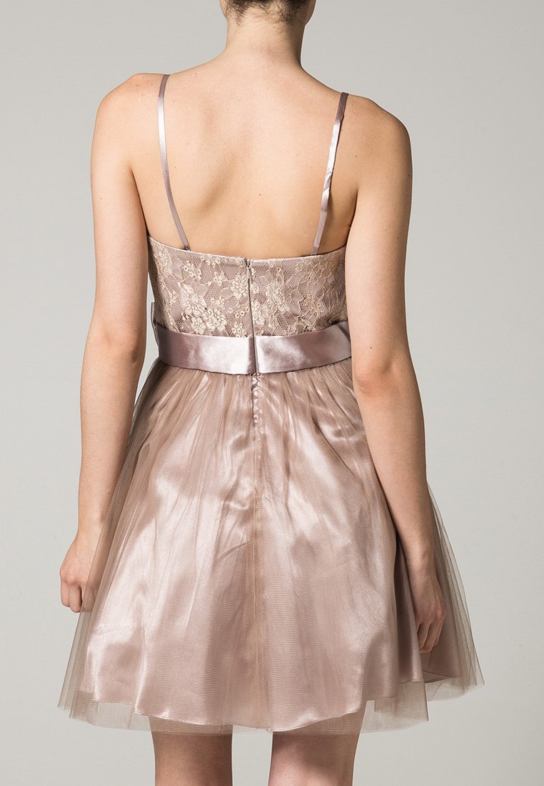 Robe-de-soiree-creme