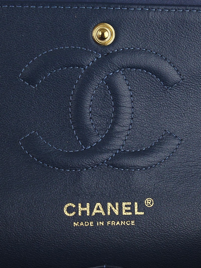 Chanel-matelasse-en-cuir-sac-a-rabat