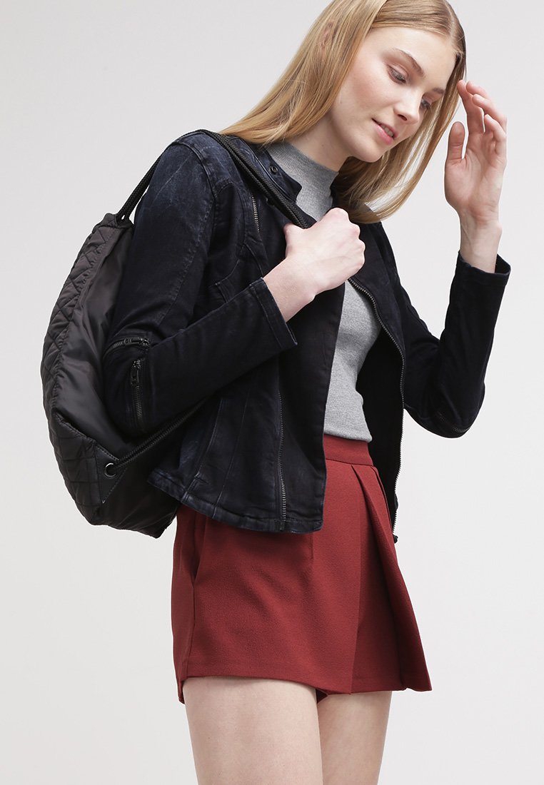 Vestes-en-jean-femme