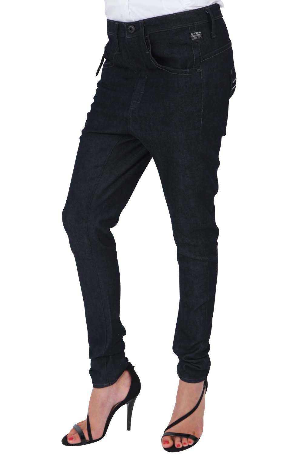Jeans-carotte-pour-femmes