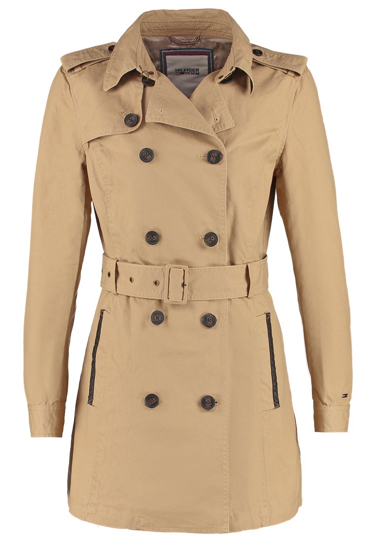 Trench-femme flatcast tema