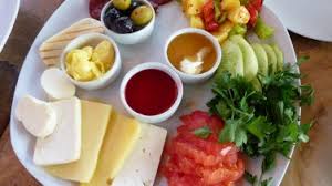 diyet-yapmak-nasil-olmalidir-salata-tuketimi-ve-gerekli-urunler