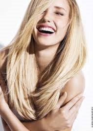 Blonde-russe-coiffures-femmes