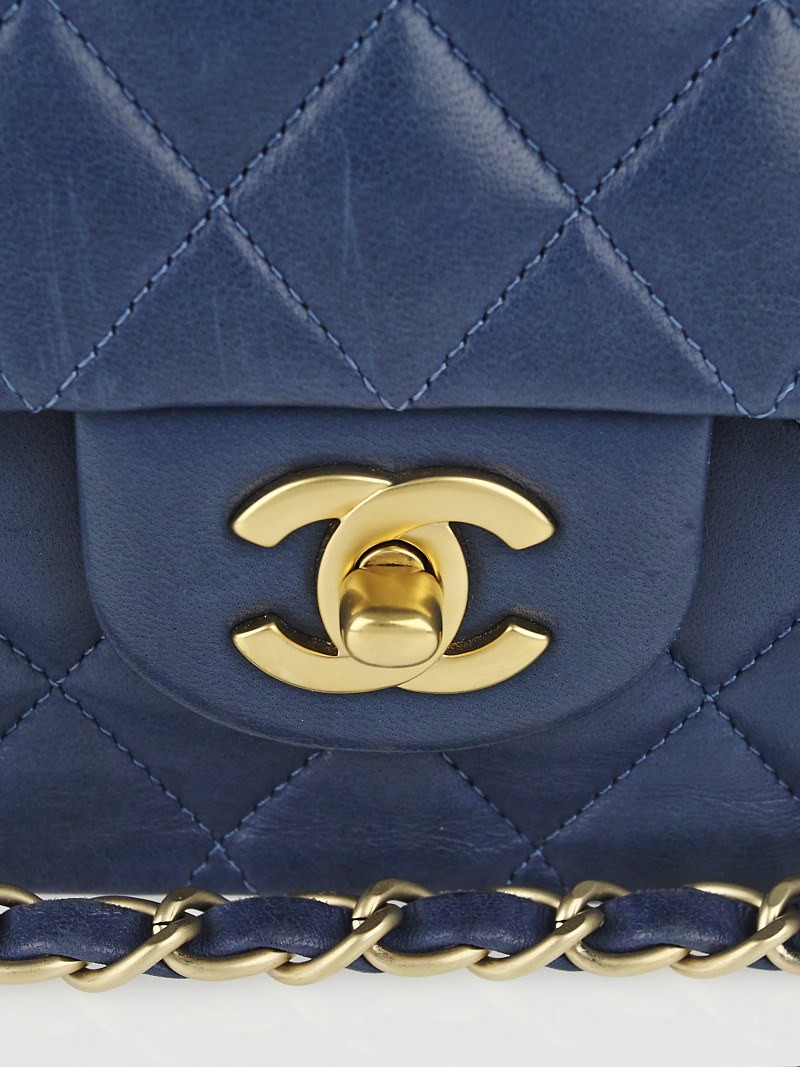 Chanel-matelasse-en-cuir-sac-a-rabat