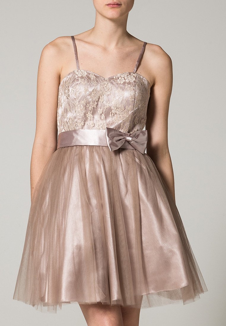 Robe-de-soiree-creme