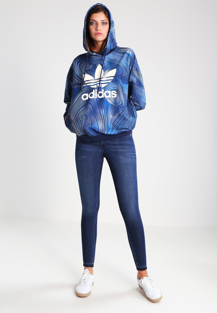 Sweats-a-capuche